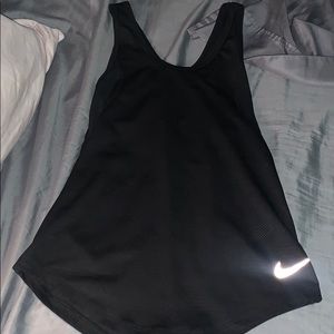 black nike workout top